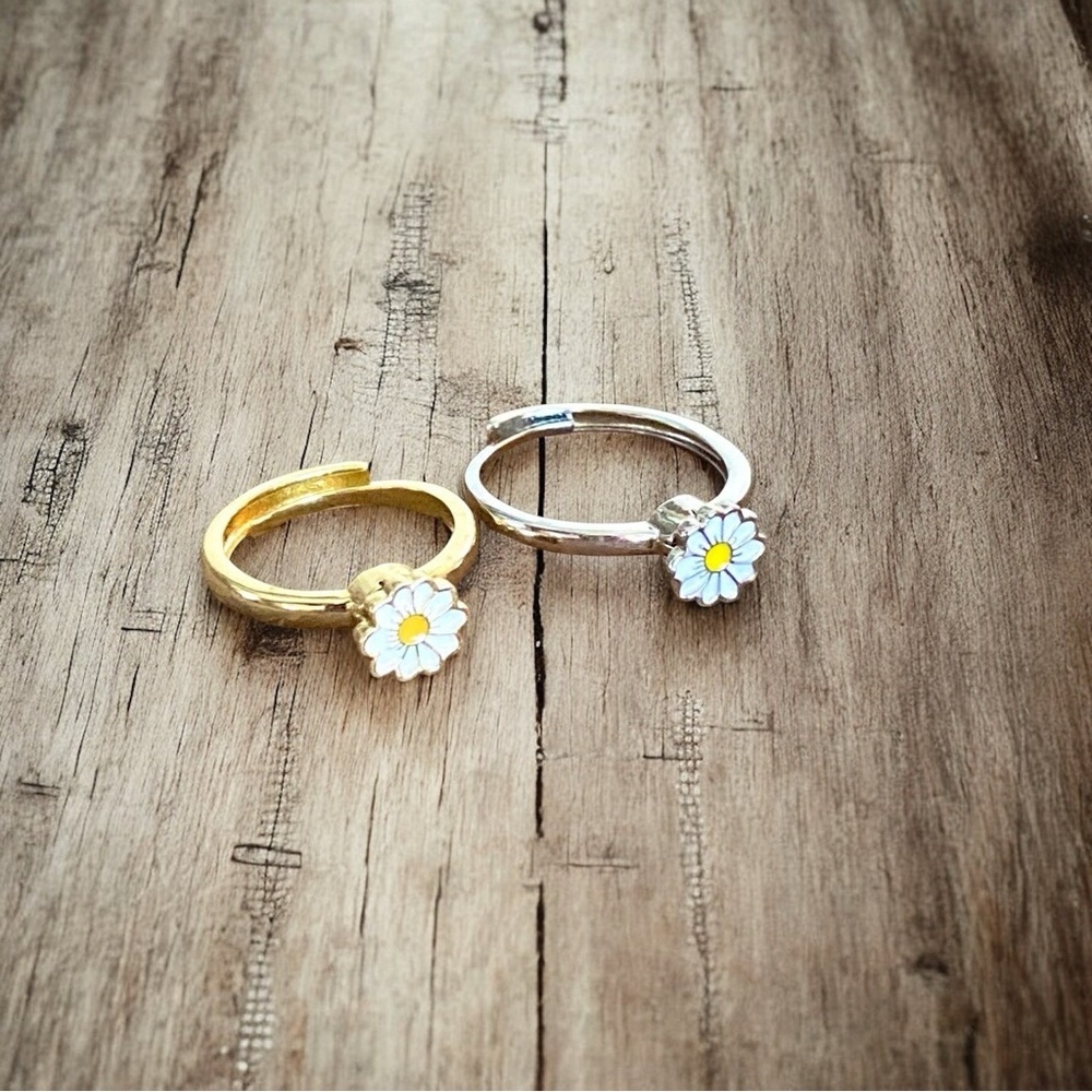 Adjustable Fidget Spinner Daisy Flower Rings - Picture 7 of 11